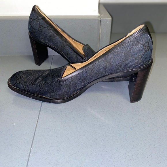 Authentic Signature Gucci Heels - Picture 3 of 5